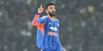 Varun Chakravarthy Poses a Tough Challenge, Says Shane Bond